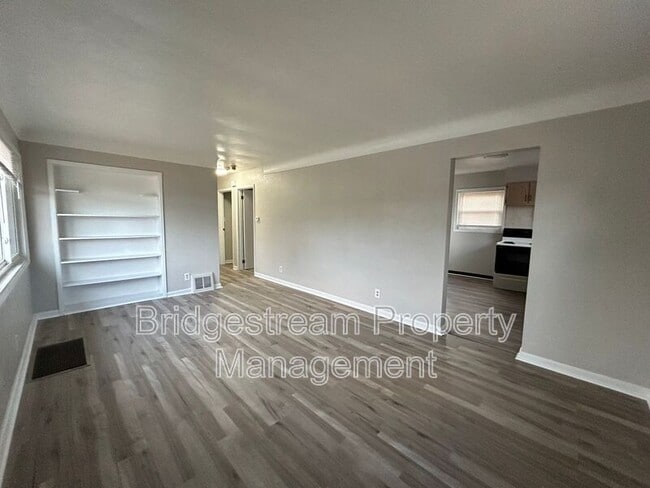 Building Photo - 3748 St James Ave