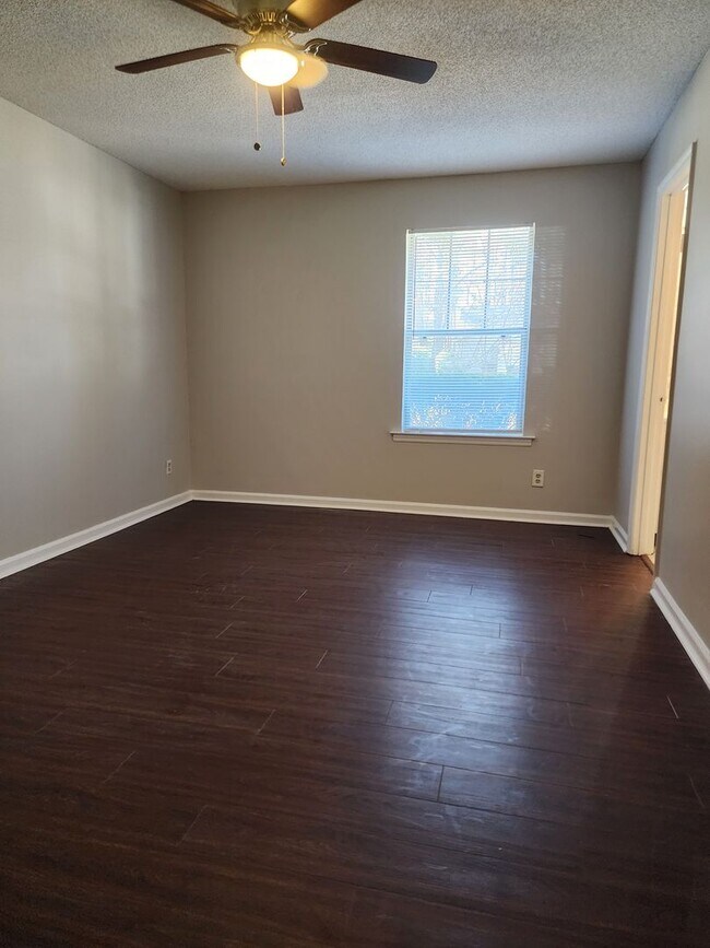 Building Photo - 3 bedroom, 2 bath Norwood home with new HVAC, new roof and fenced in backyard.