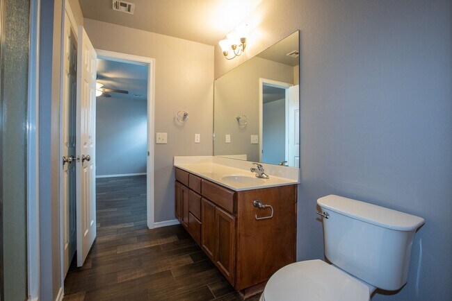 Building Photo - 3 Bed / 2 Bath in Owasso!
