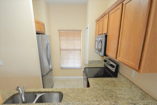 Building Photo - CASSELBERRY: Townhome in Devon Place