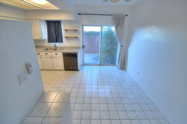 Building Photo - Live in the Foothills