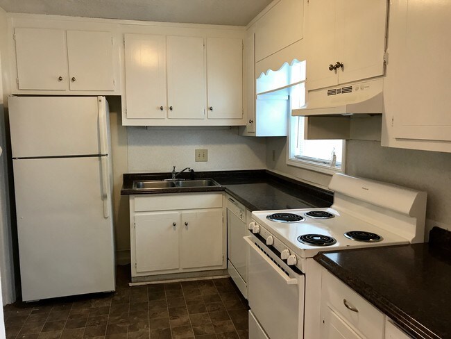 Building Photo - 330 Winding River Dr