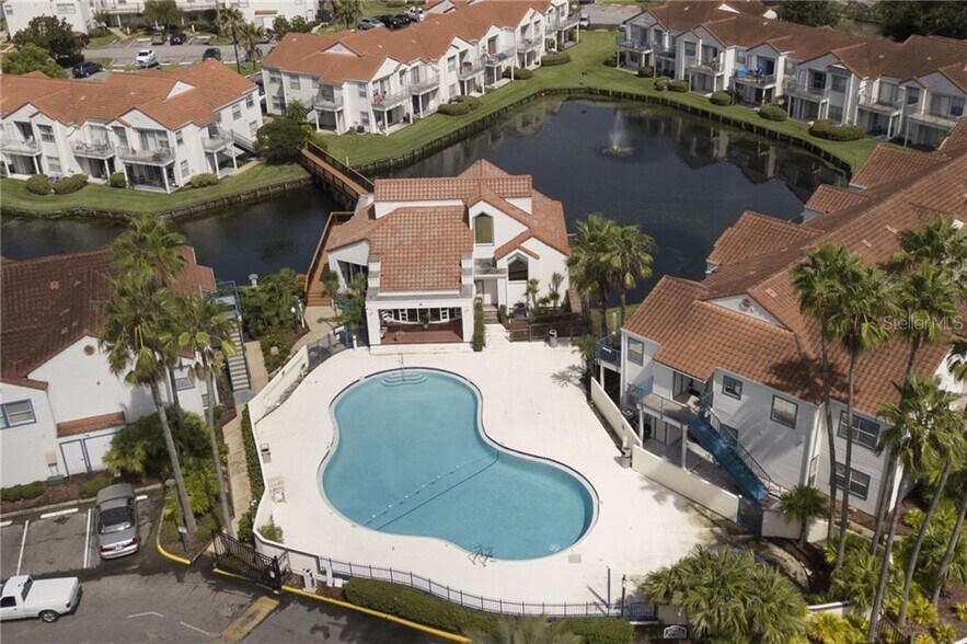 Community Pool and Club House - 2556 Woodgate Blvd