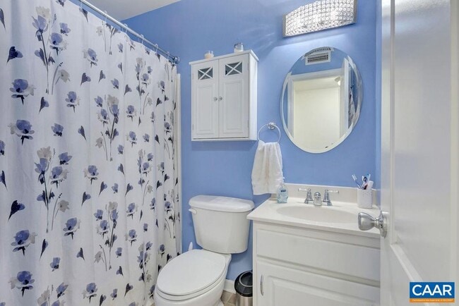 Building Photo - 1242 Villa Ln