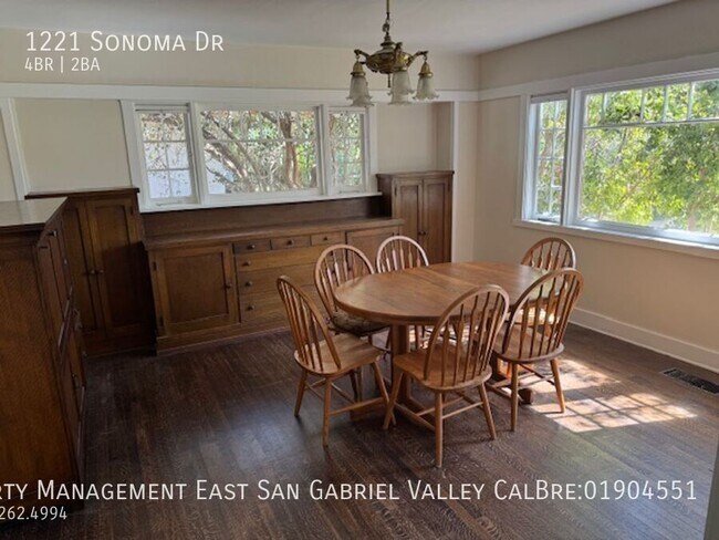 Building Photo - 1221 Sonoma Dr