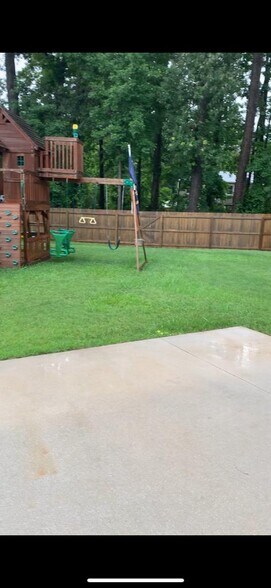 Patio 1 - 2436 Apiary Ct