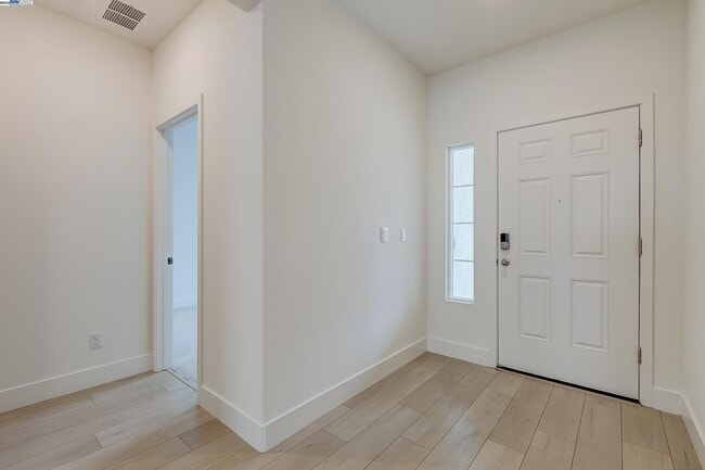 Building Photo - 1227 Richardson Rd