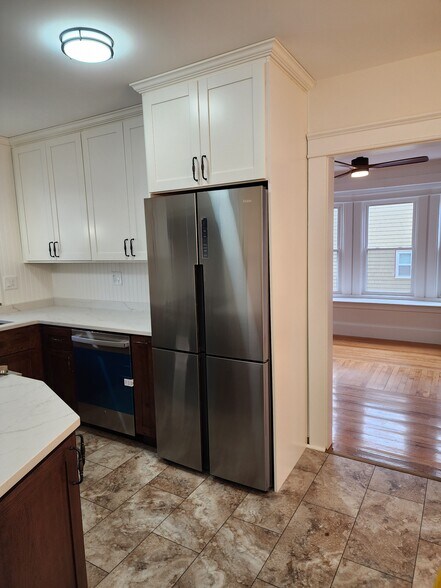 Building Photo - 33 Lodge St