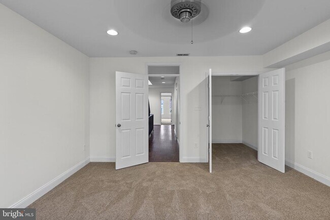 Building Photo - 402 E Fort Ave