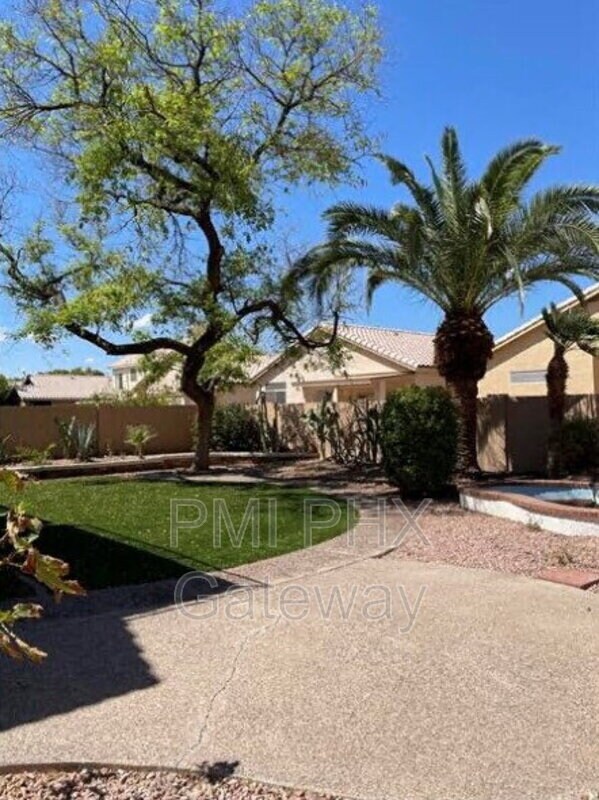 Building Photo - 5144 W Linda Ln