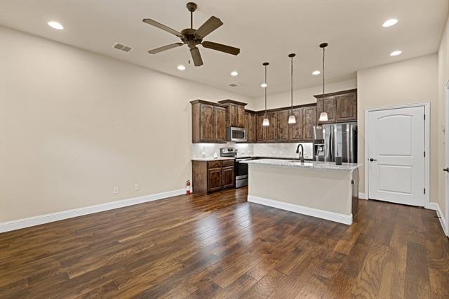 Building Photo - 1224 Pebblebrook Dr