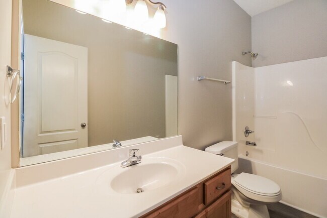 Building Photo - 705 Riata Ct