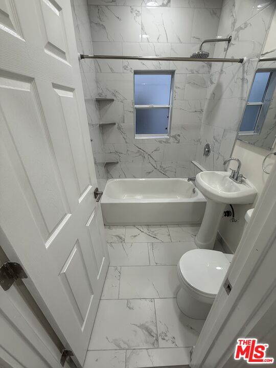 Building Photo - 5522 Sierra Vista Ave