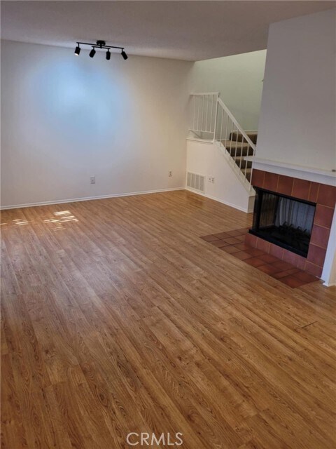 Building Photo - 2452 Chandler Ave