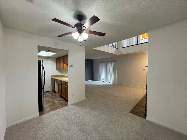 Building Photo - 3909 Tanglewilde St