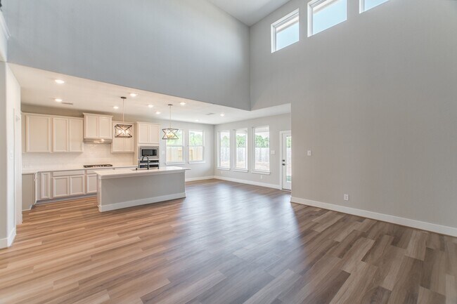 Building Photo - 2016 Woodland Park Ct