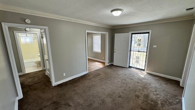 Building Photo - 992 Wrenwood St