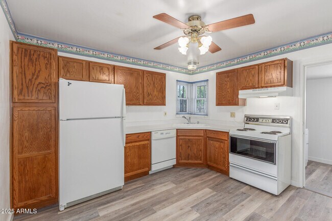 Building Photo - 1116 E Cocopah St