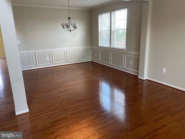 Building Photo - 233 Morlyn Dr