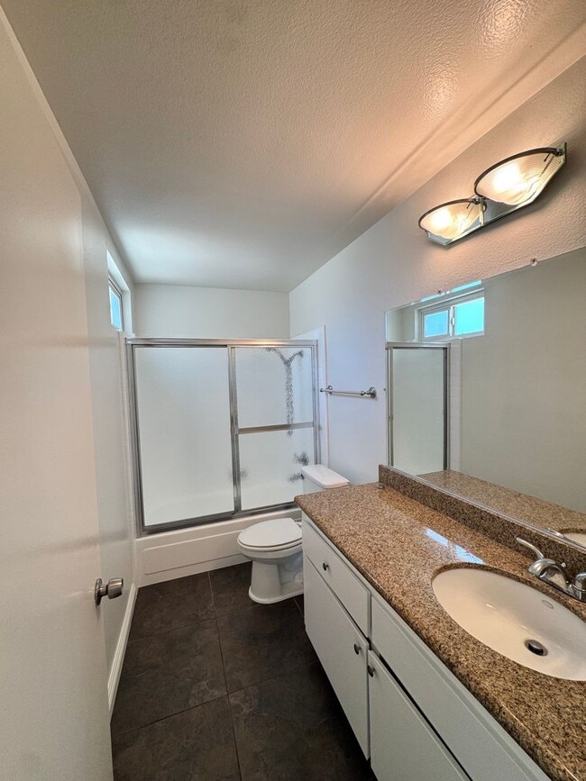 Building Photo - 17762 Paseo Cir