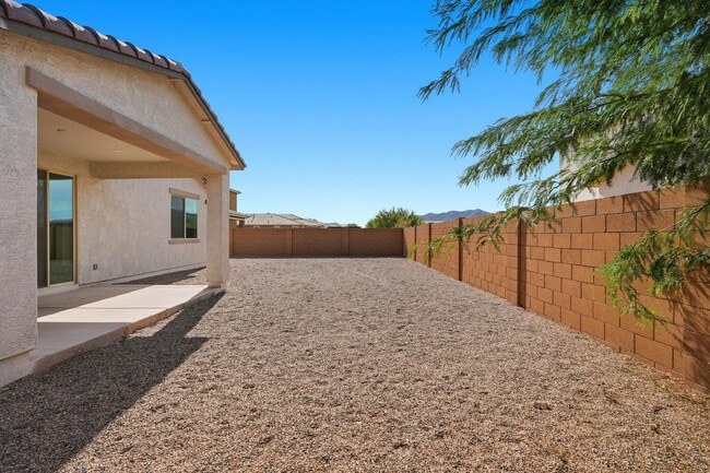 Building Photo - 641 S Davidson Ln