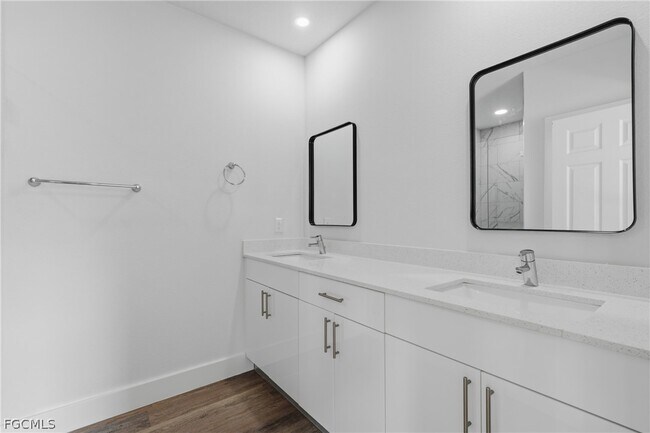 Building Photo - 325 Hermosa Ave