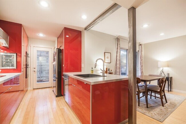 Building Photo - 3214 Clawson Rd