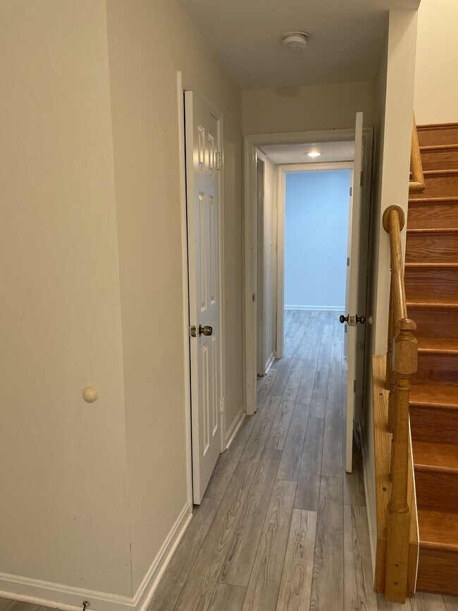 Building Photo - 6108 Castletown Way