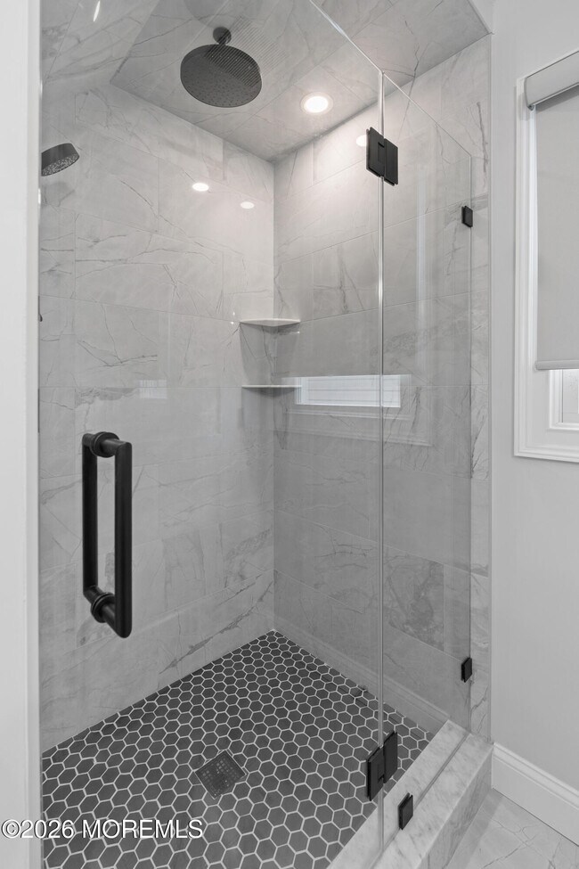 Building Photo - 11 Center St