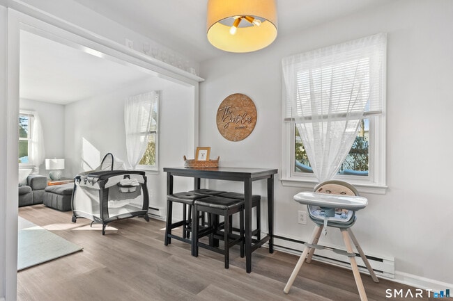 Building Photo - 215 York Rd