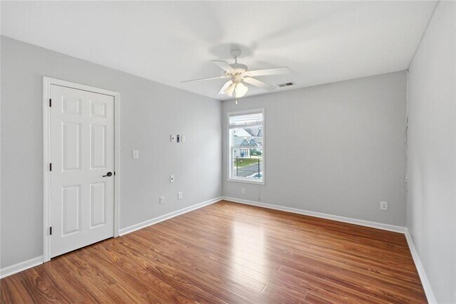 Building Photo - 518 S Fortune Way