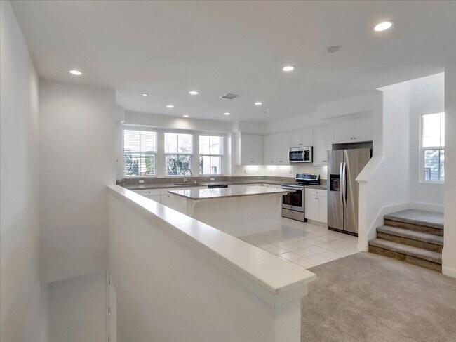 Building Photo - 1452 N Harbor Blvd