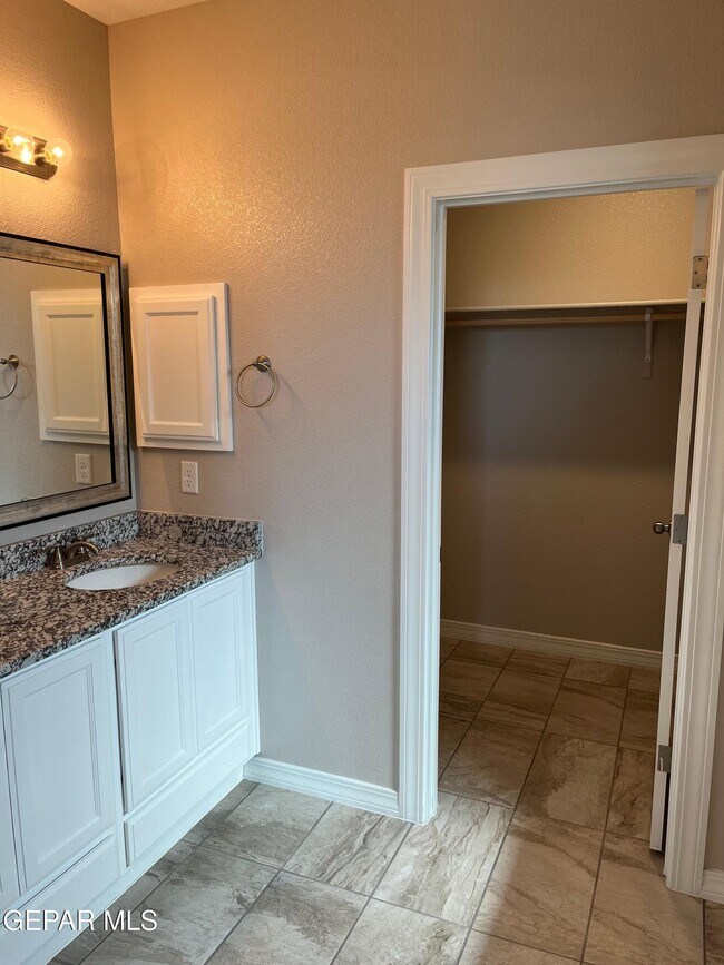 Building Photo - 3929 Desert Bluff Dr