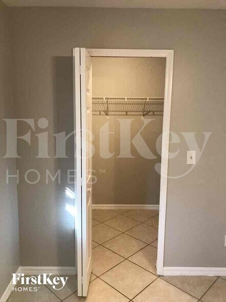 Building Photo - 4103 10th St SW