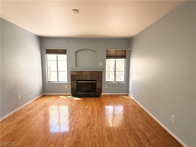 Building Photo - 4555 E Sahara Ave