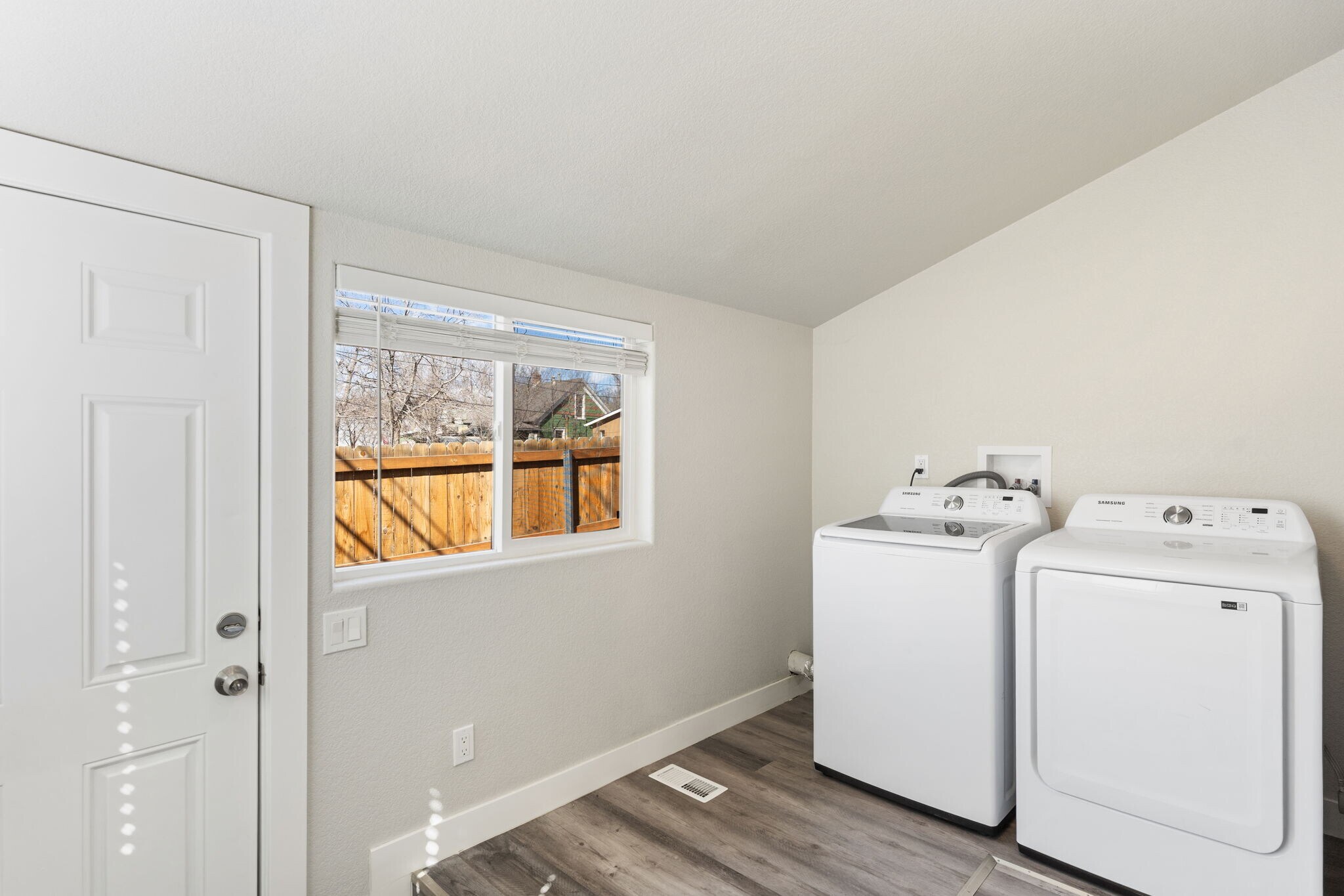 Building Photo - 112 S 10th St