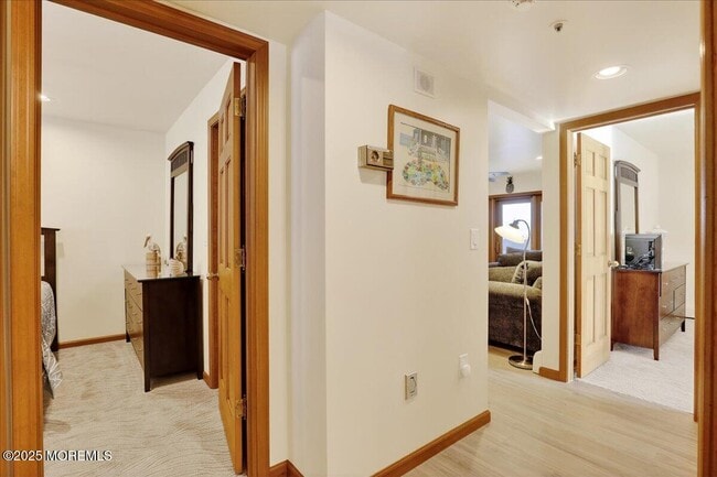 Building Photo - 8 Ortley Ave