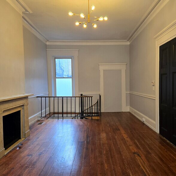 Living Room - 1104 Pine St