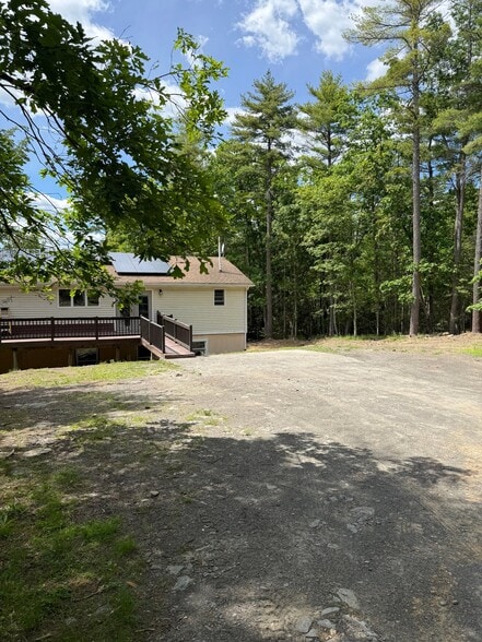 Building Photo - 40 Sky Moore Ln