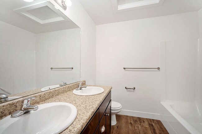 Building Photo - 160 W 400 S