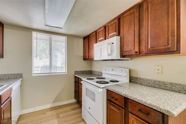 Building Photo - 4450 Sandy River Dr