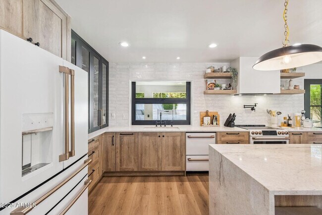 Building Photo - 5556 E Sandra Terrace