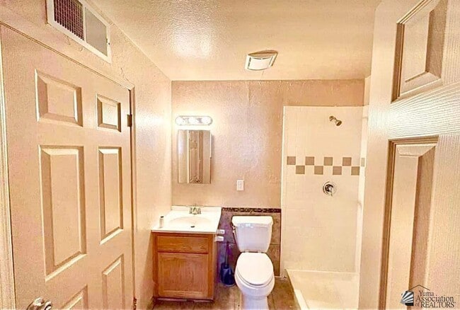 Building Photo - 1330 La Madera Dr