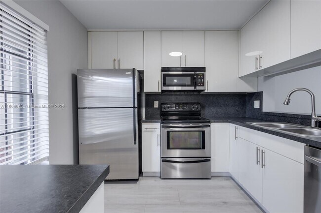 Building Photo - 2474 NW 89th Dr