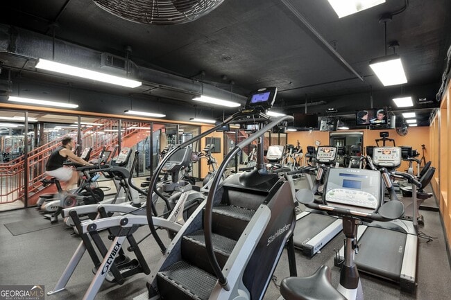 Building Photo - 1101 Juniper St NE