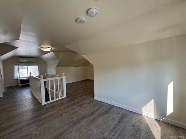 Building Photo - 267 Plainfield Ave