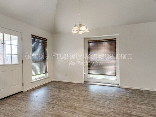Building Photo - 1603 SW 23rd St