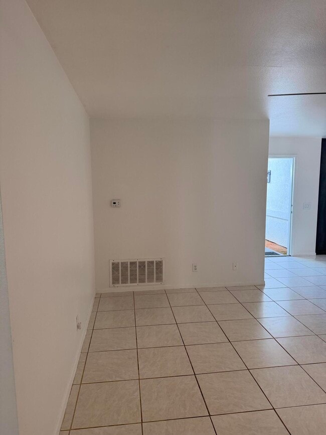 Building Photo - 51905 Avenida Velasco