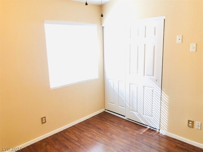 Building Photo - 4836 Minturn Ave