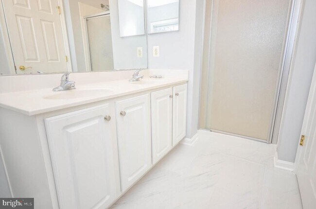 Building Photo - 116 Moore Dr